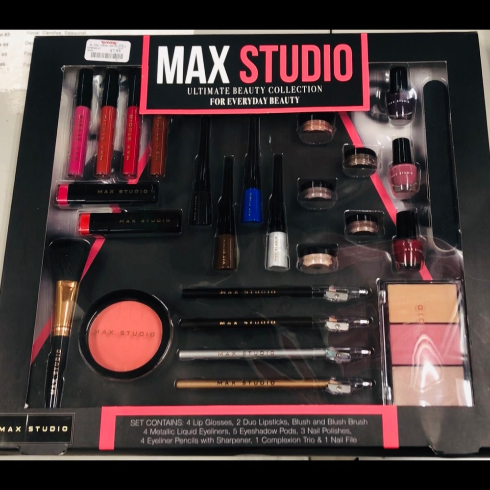 Max Studio makeup set